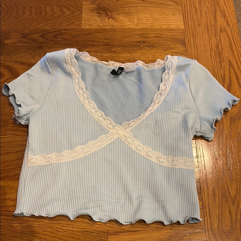 Blue Lace Trim Women's Top - Medium - H&M cropped shirt